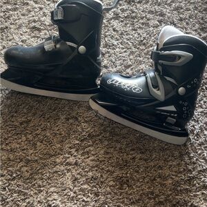 Lake Placid Nitro 8.8 adjustable ice skate